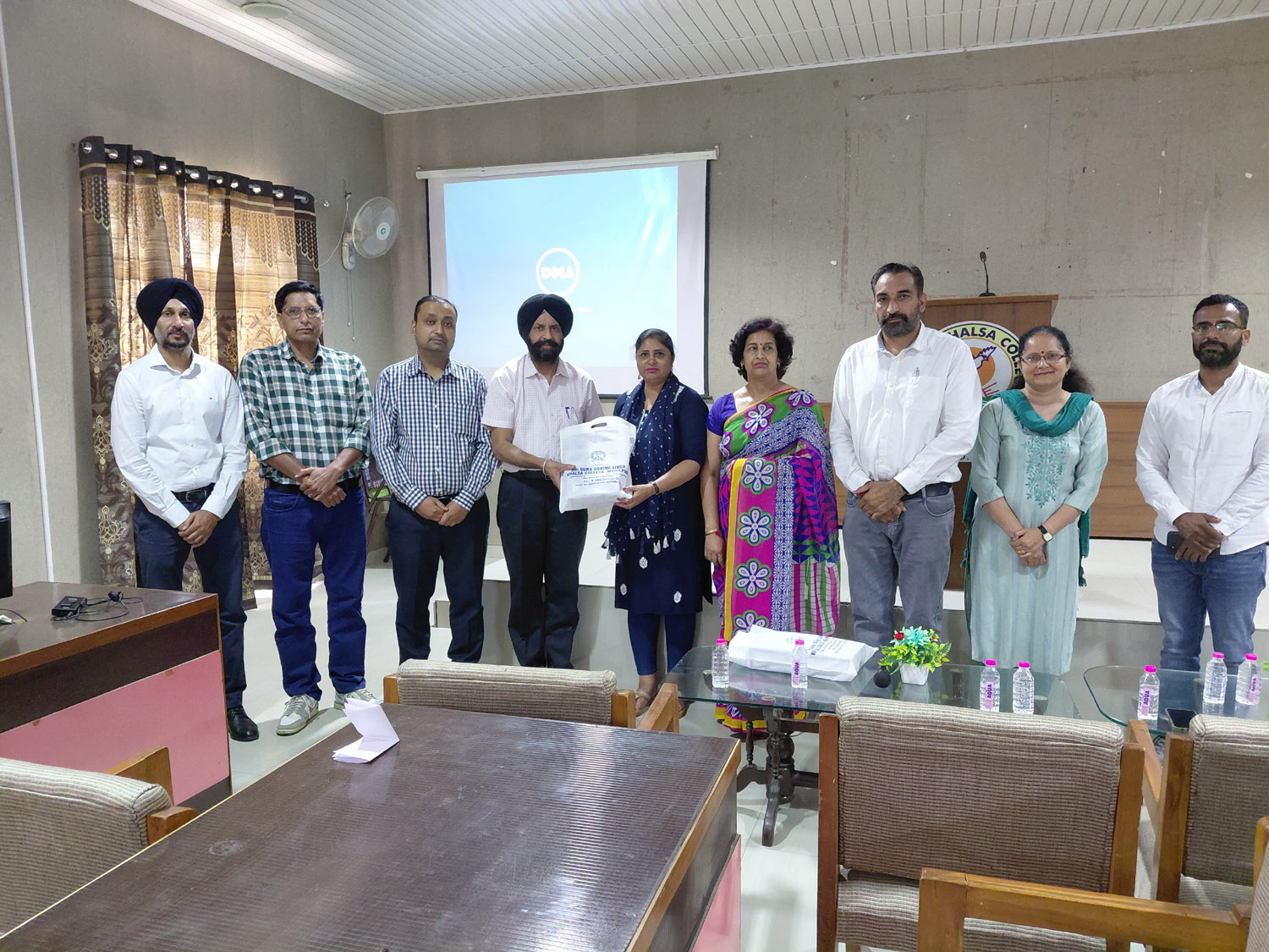 Lecture held on importance of books in life.